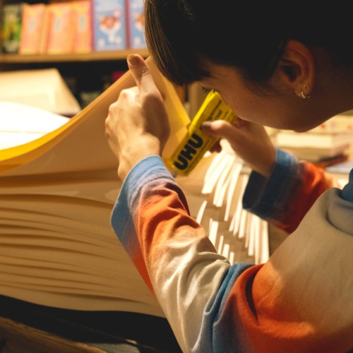 “It’s pure magic”: Lydia Kasumi Shirreff on Livraria Lello’s Christmas Window Displays 